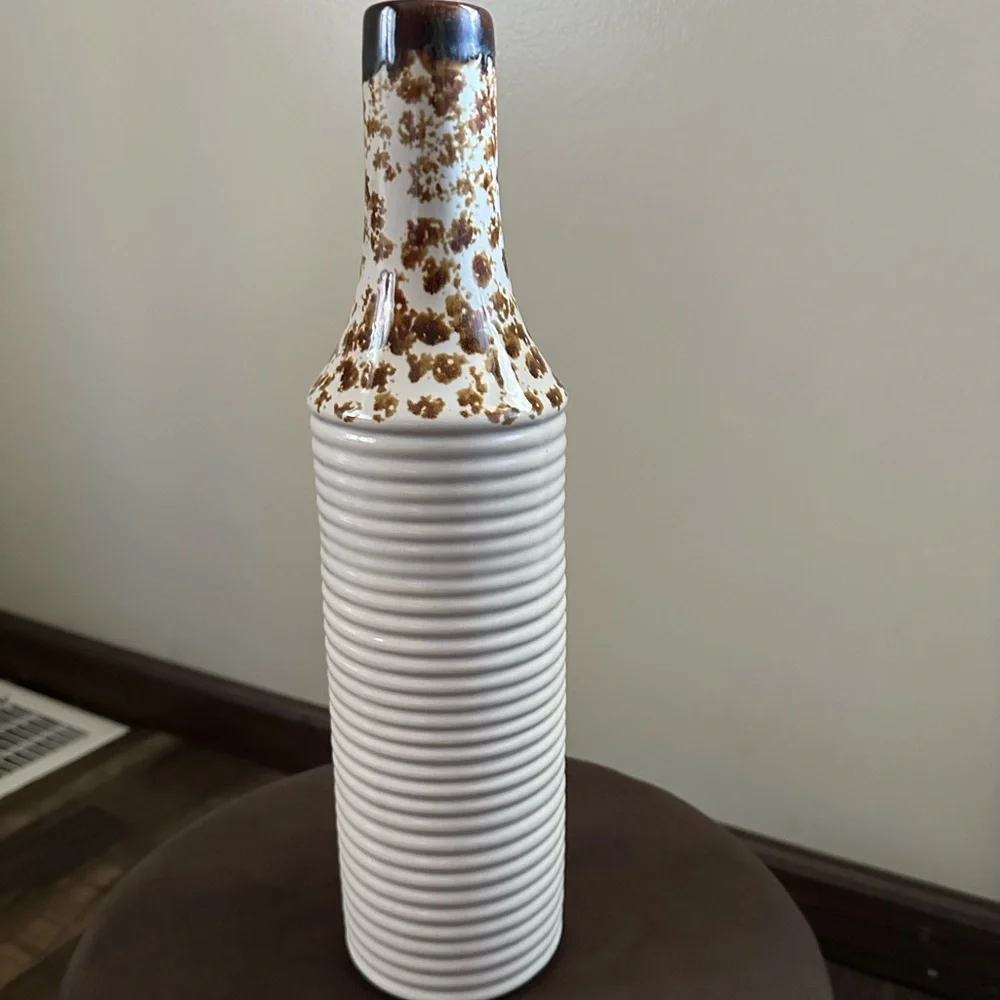 Elegant Cream and Brown Ceramic Vase Set